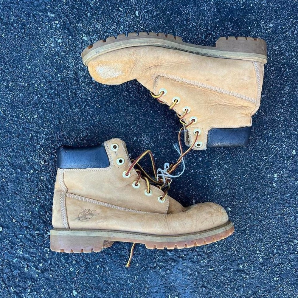 Timberland classic Boots size 7w